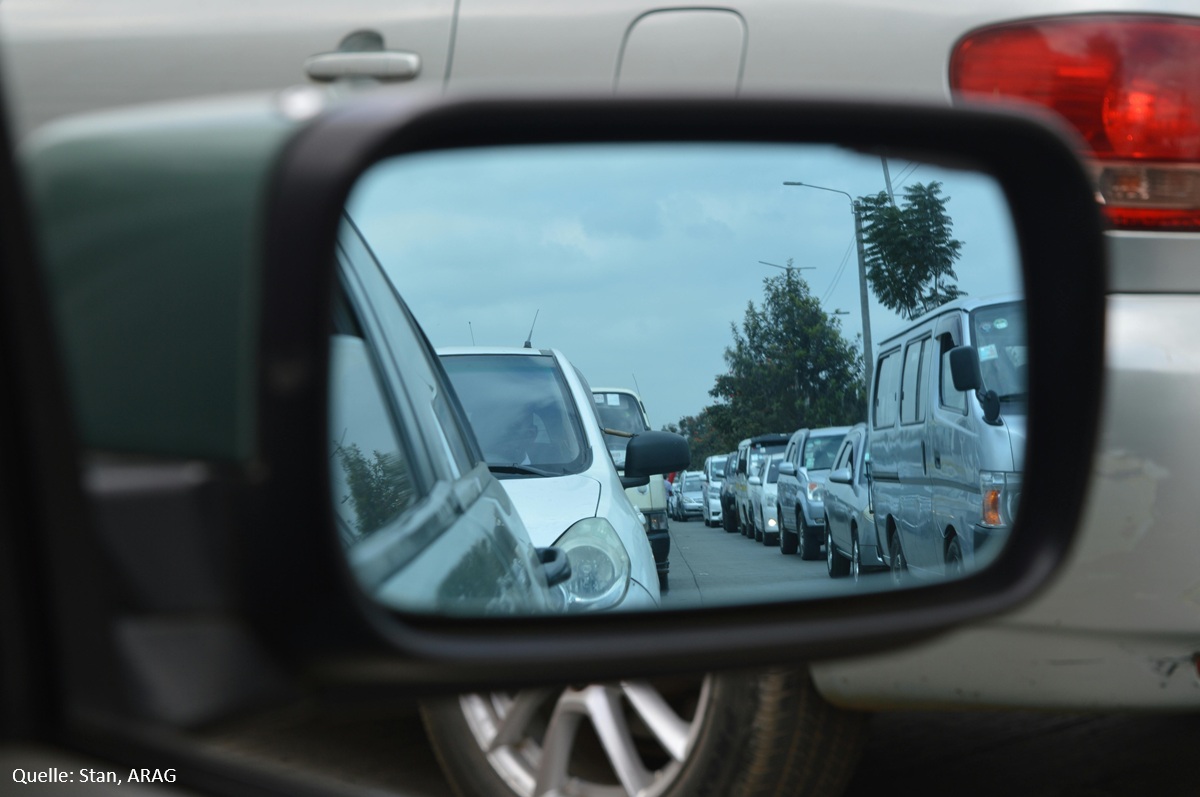 ARAG Experten mit wichtigen Verhaltensregeln im Verkehrsstau (Die Bildrechte liegen bei dem Verfasser der Mitteilung.) ARAG Experten mit wichtigen Verhaltensregeln im Verkehrsstau (Die Bildrechte liegen bei dem Verfasser der Mitteilung.)