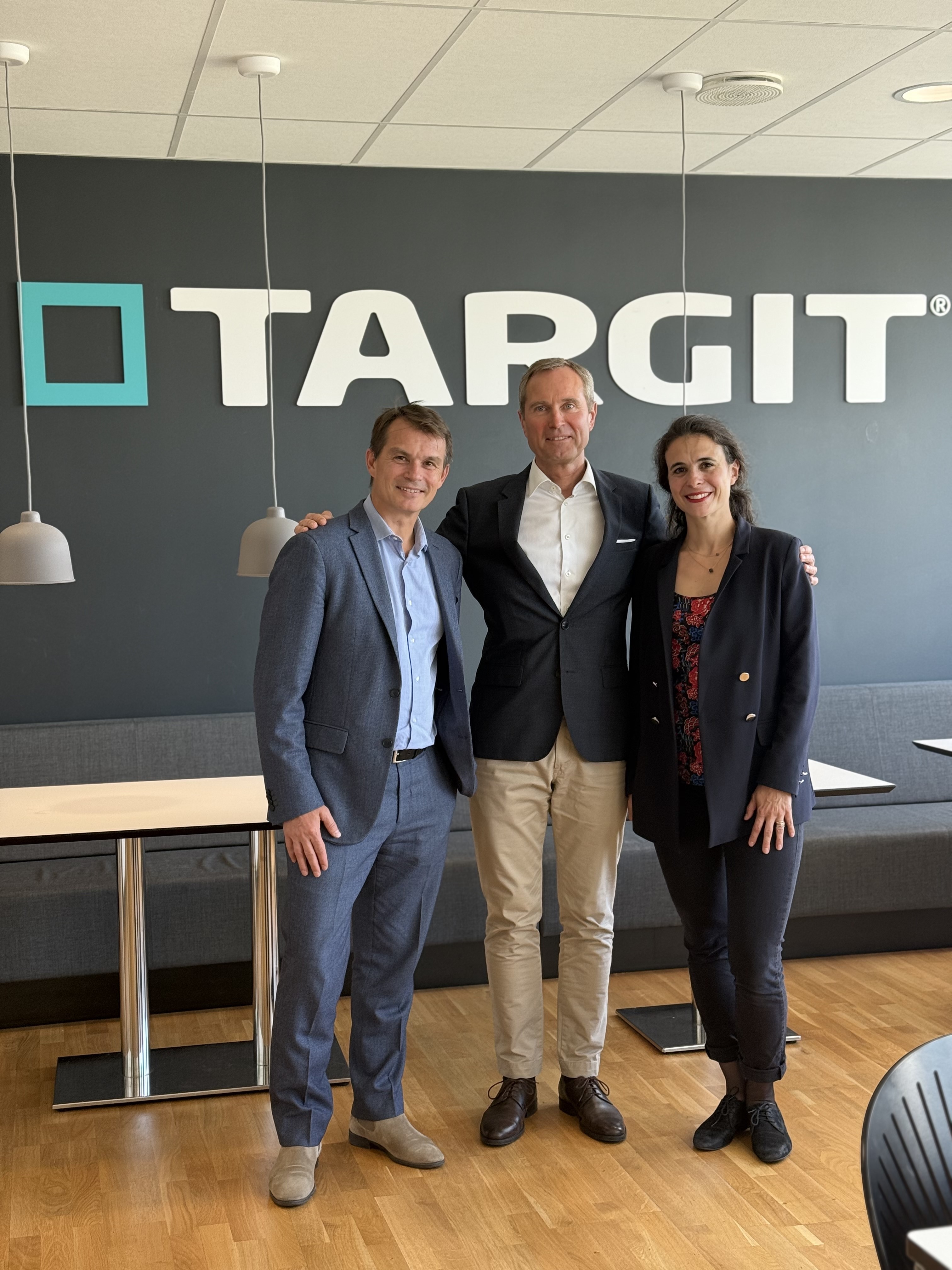 v.l.n.r.: David Coste, Präsident bei Forterro, Jakob H. Kraglund, CEO von TARGIT sowie Claire-Marie v.l.n.r.: David Coste, Präsident bei Forterro, Jakob H. Kraglund, CEO von TARGIT sowie Claire-Marie