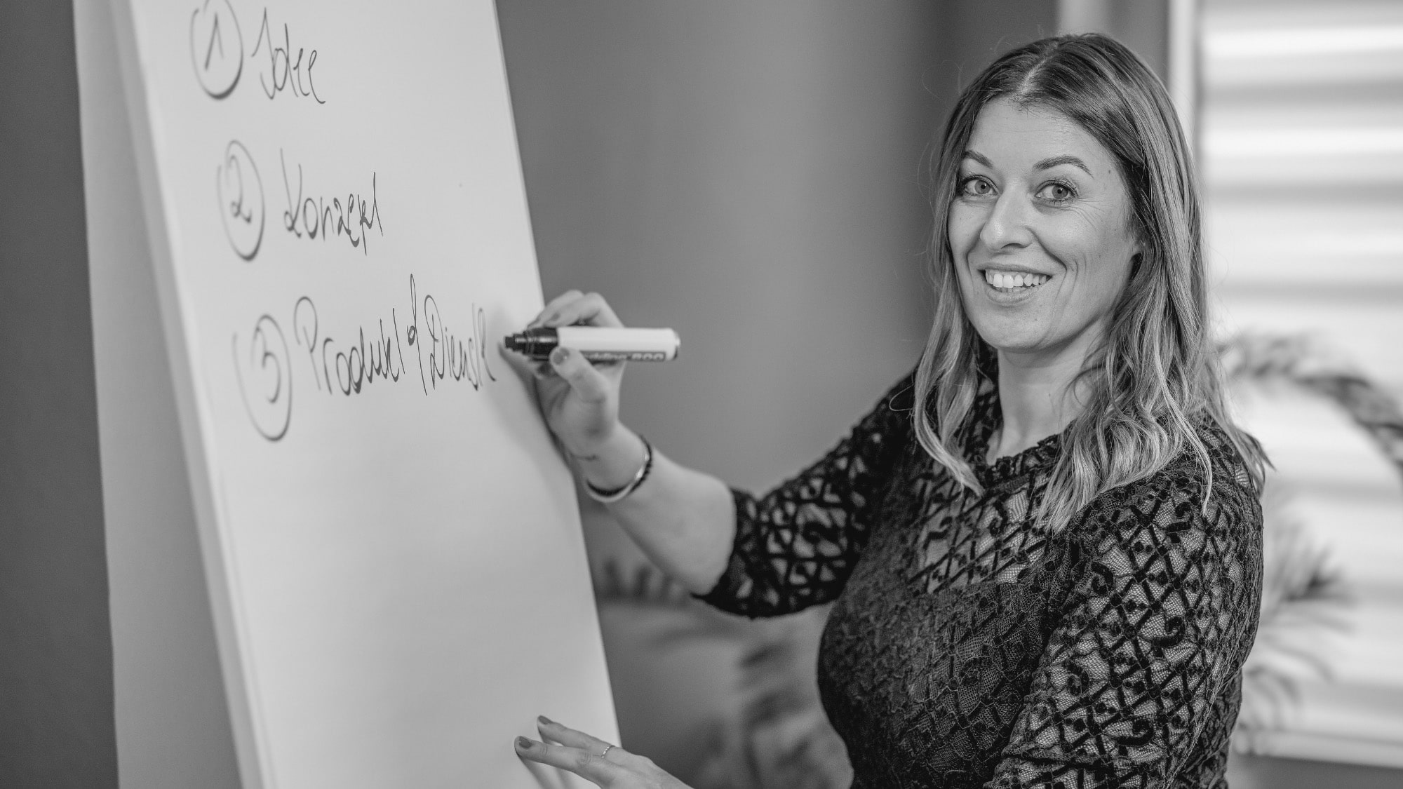 Sandra Agerer unterstützt Unternehmen mit digitaler Markenstrategie, systemischer Beratung und struk (Bildquelle:©Foto Kai)