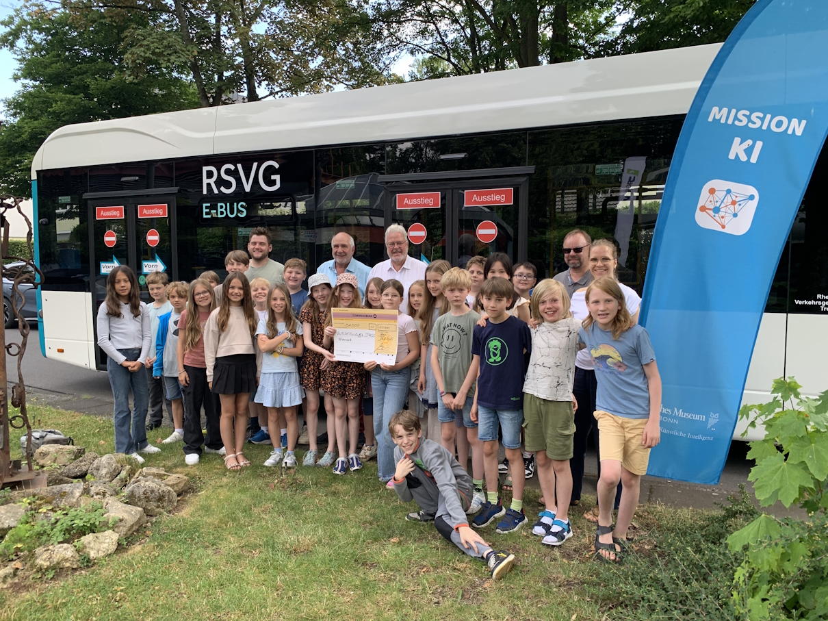 Spende für Schulklassen: Dr. Reinold Hagen Stiftung unterstützt Workshop-Besuche im Deutschen Museum (Die Bildrechte liegen bei dem Verfasser der Mitteilung.) Spende für Schulklassen: Dr. Reinold Hagen Stiftung unterstützt Workshop-Besuche im Deutschen Museum (Die Bildrechte liegen bei dem Verfasser der Mitteilung.)