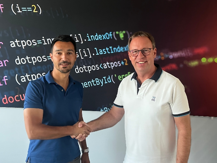 Reybex CEO Selcuk Acar (links) und Andreas Zipser (rechts) CEO von easy software (Bildquelle: easy software) Reybex CEO Selcuk Acar (links) und Andreas Zipser (rechts) CEO von easy software (Bildquelle: easy software)