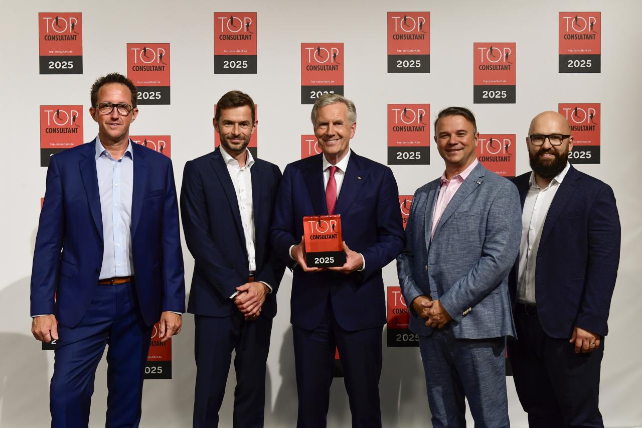 v.l.: Michael Fornoff, Florian Vigyikan, Christian Wulff, Marcus Heinrich, Thomas Edelmann (Die Bildrechte liegen bei dem Verfasser der Mitteilung.) v.l.: Michael Fornoff, Florian Vigyikan, Christian Wulff, Marcus Heinrich, Thomas Edelmann (Die Bildrechte liegen bei dem Verfasser der Mitteilung.)