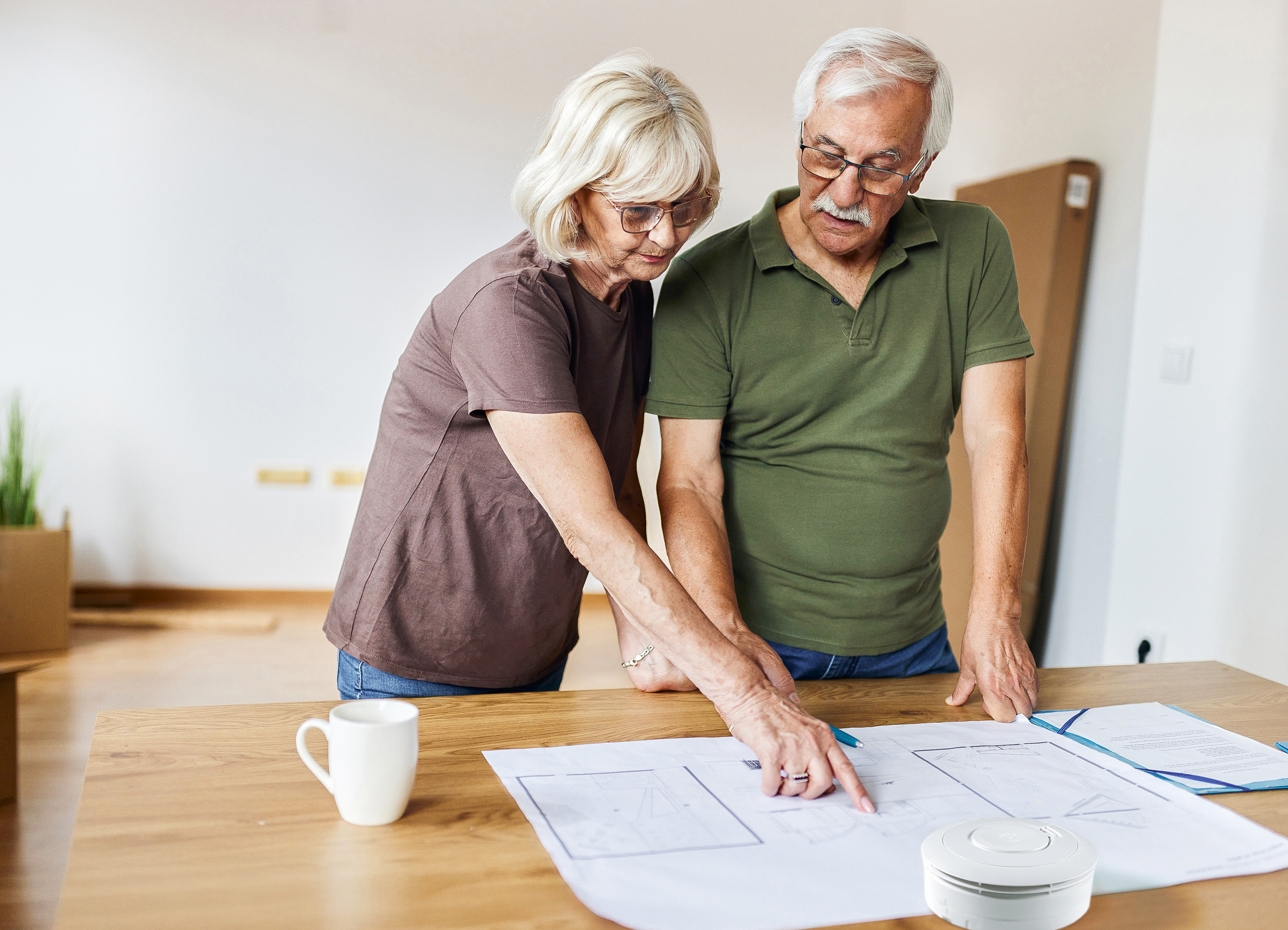 Für mehr Sicherheit Wohnräume frühzeitig mit funkvernetzten Rauchmelder ausstatten. (Bildquelle: Ei Electronics/istock/skynesher)