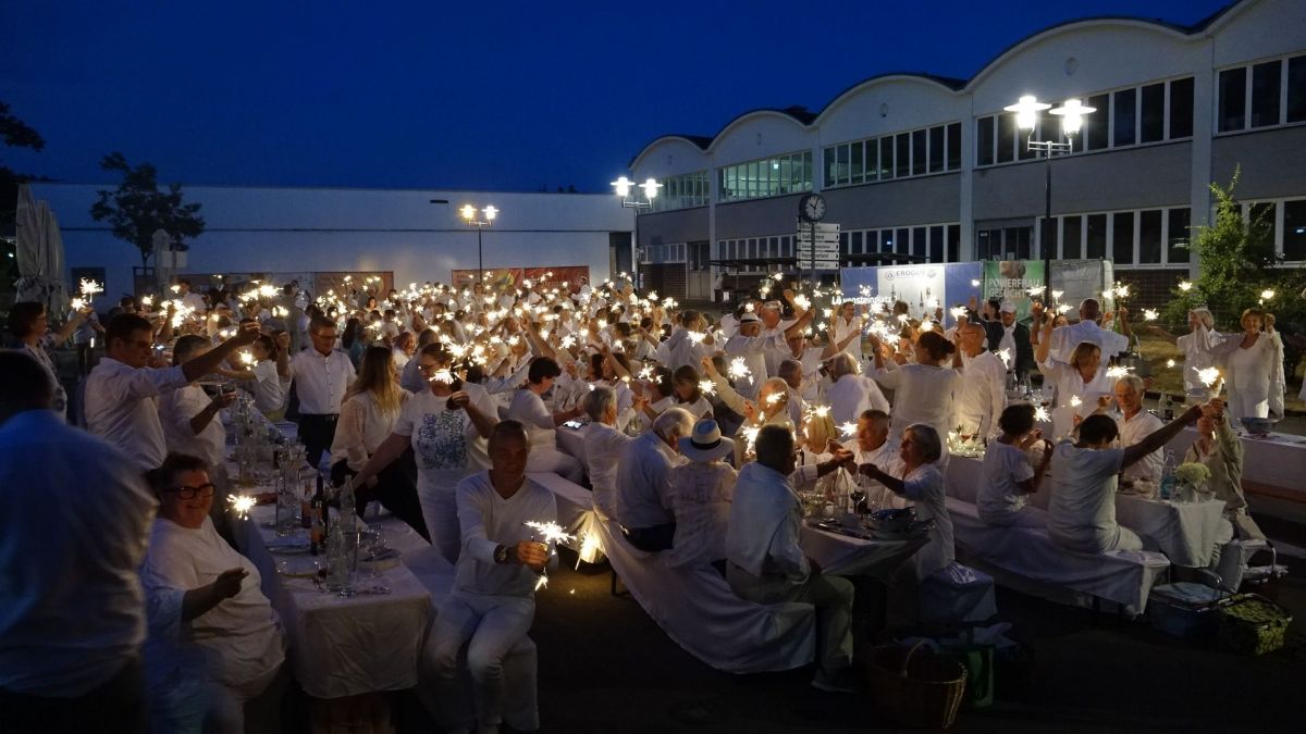 Oh wie ist das schön - Das Wunderkerzenfeuerwerk mit Gänsehautfeeling (© BürgerStiftung Mössingen)