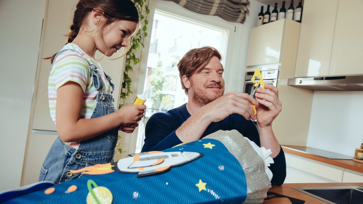 Mit dem Blauen Engel umweltbewusst ins neue Schuljahr (© Adobe Stock)