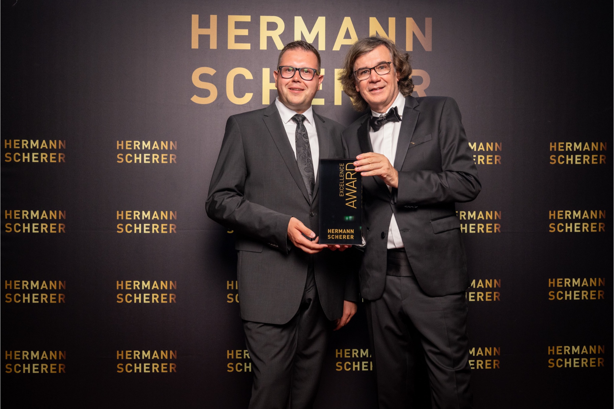Award-Übergabe: Stanley Smolka& Hermann Scherer (Die Bildrechte liegen bei dem Verfasser der Mitteilung.)