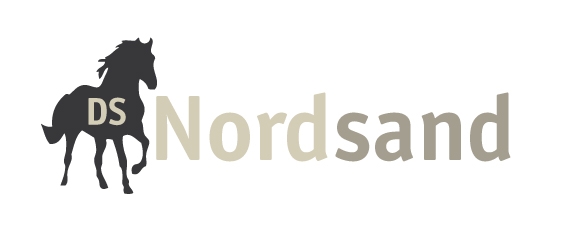 Reitplatzbau mit dem Profi-Reitsand Nordsand Reitplatzbau mit dem Profi-Reitsand Nordsand