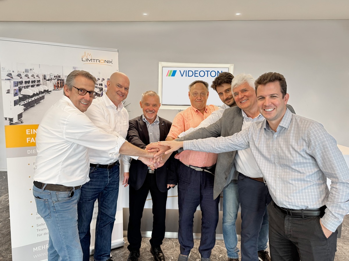 Die Management-Teams von Limtronik und Videoton (Bildquelle: Limtronik)