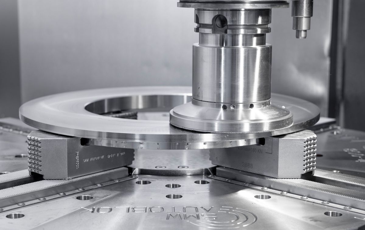 Tyrolit erreicht 24/7-Produktion mit Integrationsplattform  Lino® Hub (© Tyrolit Gruppe)