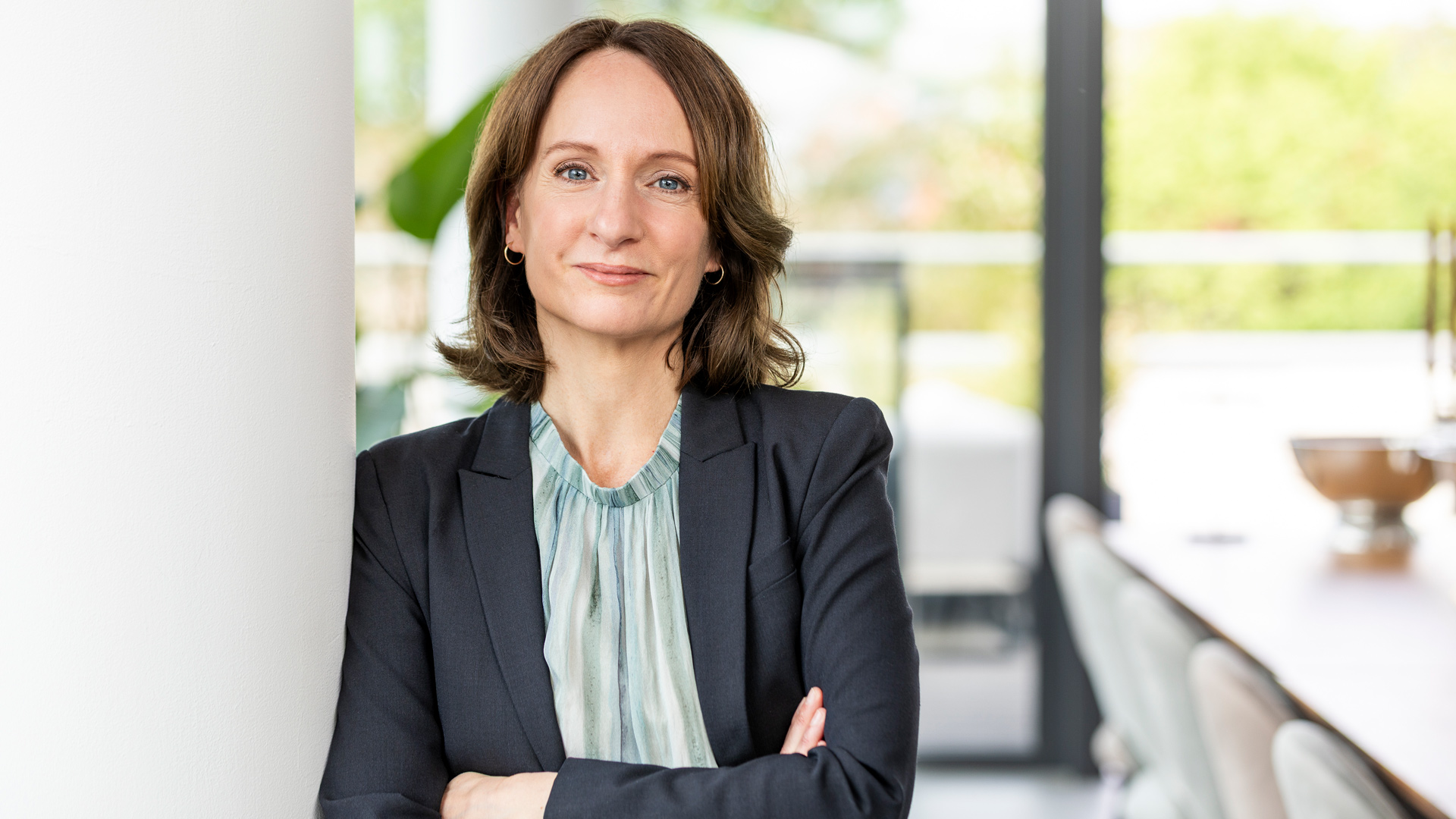 Alice Dehner weiß: Krisensichere Unternehmen bauen auf Verbindung, nicht auf Einzelkämpfer. (Die Bildrechte liegen bei dem Verfasser der Mitteilung.) Alice Dehner weiß: Krisensichere Unternehmen bauen auf Verbindung, nicht auf Einzelkämpfer. (Die Bildrechte liegen bei dem Verfasser der Mitteilung.)
