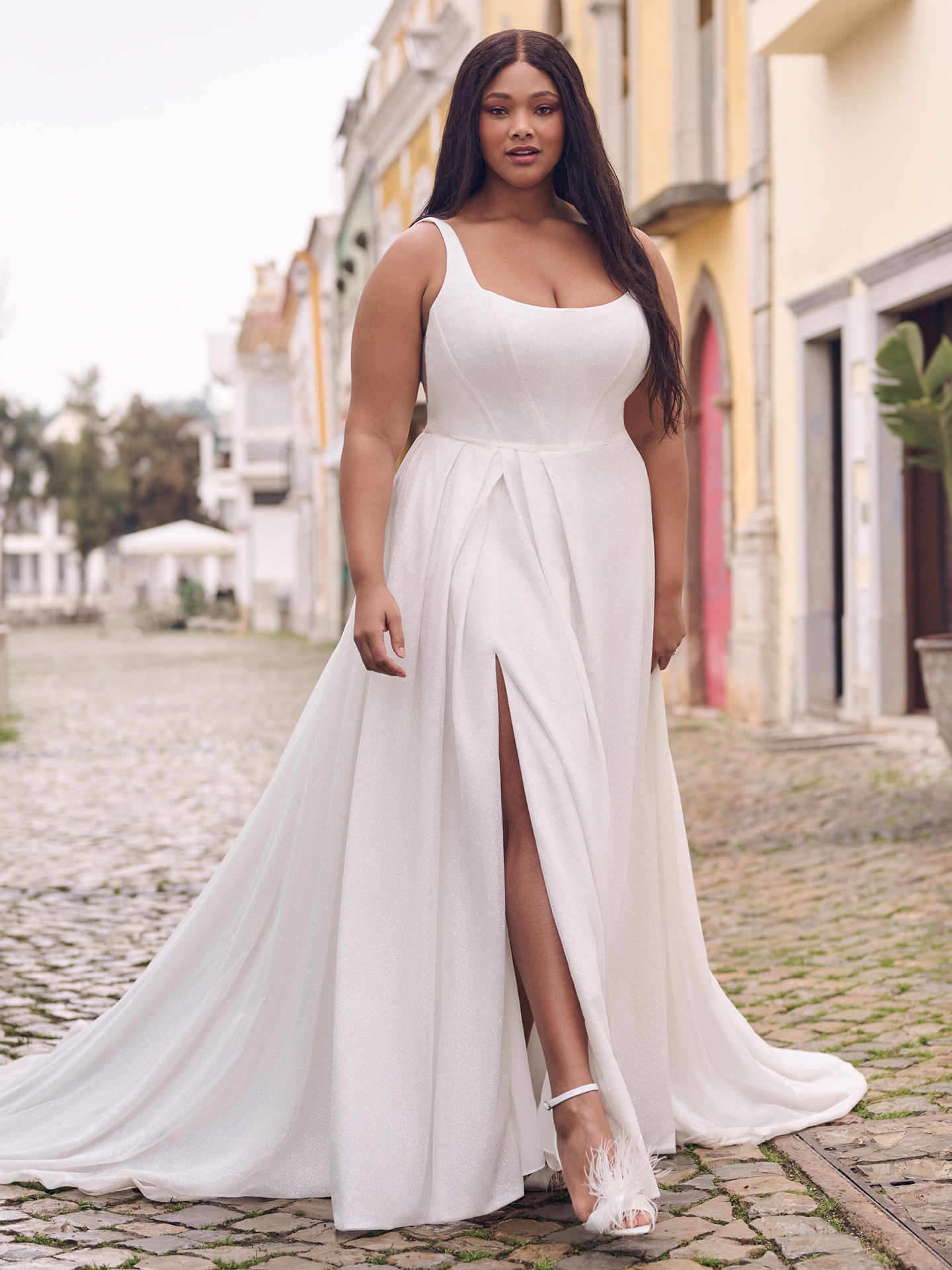 Model Nolan - Eine A-Linie für Curvy Bräute aus der Kollektion von Maggie Sottero (Bildquelle: Maggie Sottero) Model Nolan - Eine A-Linie für Curvy Bräute aus der Kollektion von Maggie Sottero (Bildquelle: Maggie Sottero)