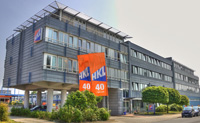 Die Zentrale von HKL BAUMASCHINEN in Hamburg. Im Juli 2010 begeht HKL sein 40-jähriges Jubiläum.