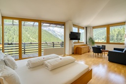 Juniorsuite mit traumhaftem Weitblick (c) Rami Diab (Hotel Cevedale) Juniorsuite mit traumhaftem Weitblick (c) Rami Diab (Hotel Cevedale)