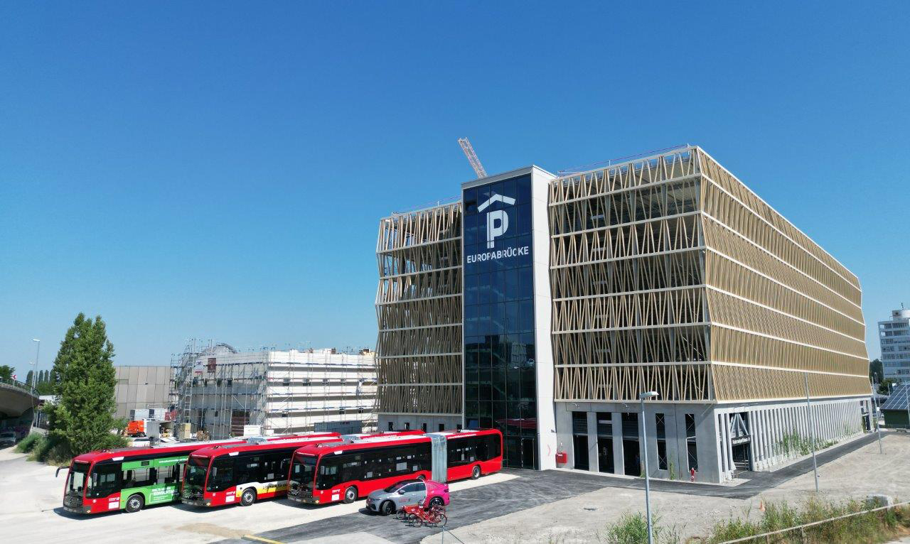 (Foto: PRM) Neues Mobilitätshub in Konstanz - Parkhaus Europabrücke (Die Bildrechte liegen bei dem Verfasser der Mitteilung.) (Foto: PRM) Neues Mobilitätshub in Konstanz - Parkhaus Europabrücke (Die Bildrechte liegen bei dem Verfasser der Mitteilung.)