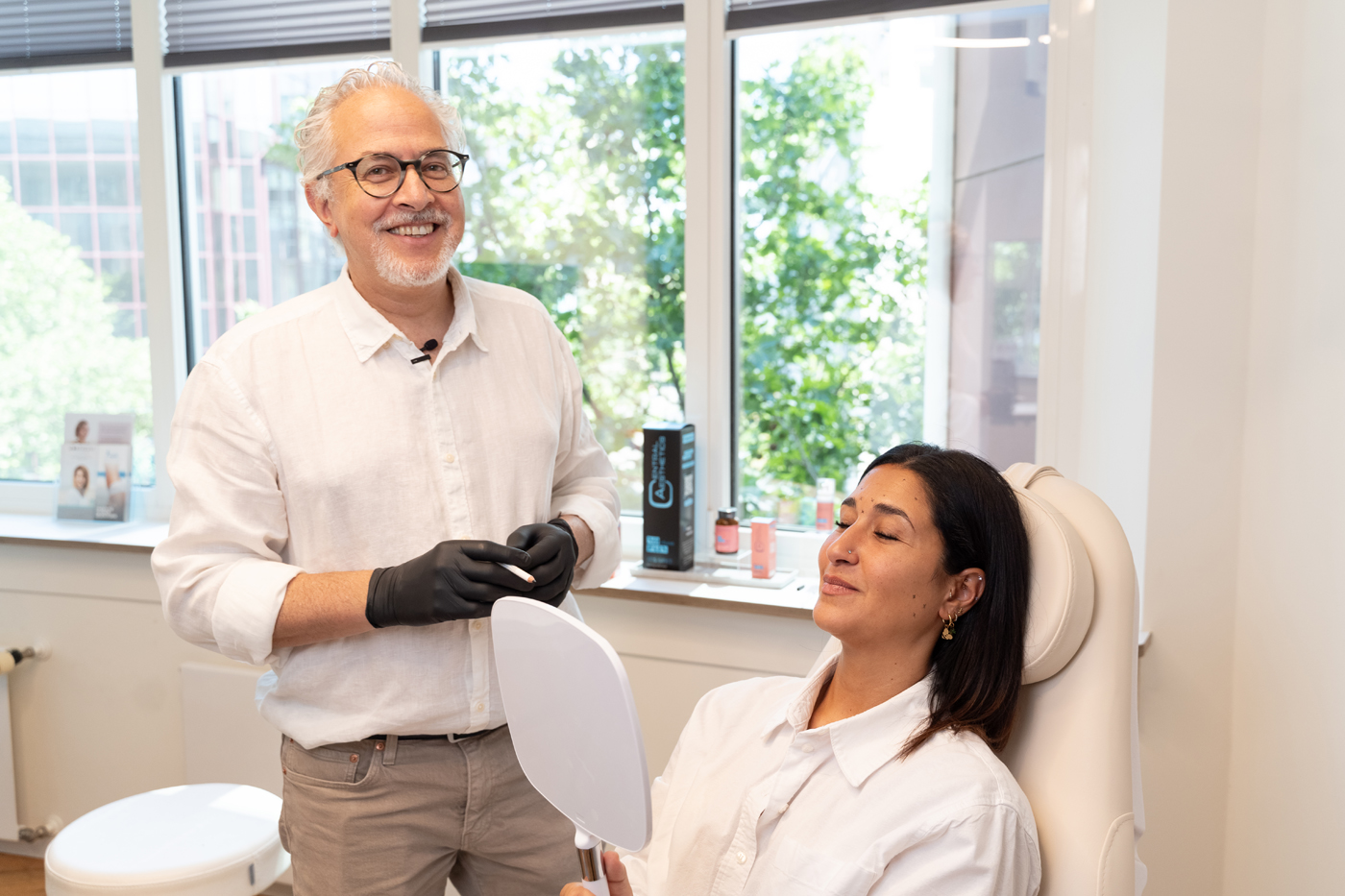 Savvy Communications - Central Aesthetics Gesichtsbehandlung Savvy Communications - Central Aesthetics Gesichtsbehandlung