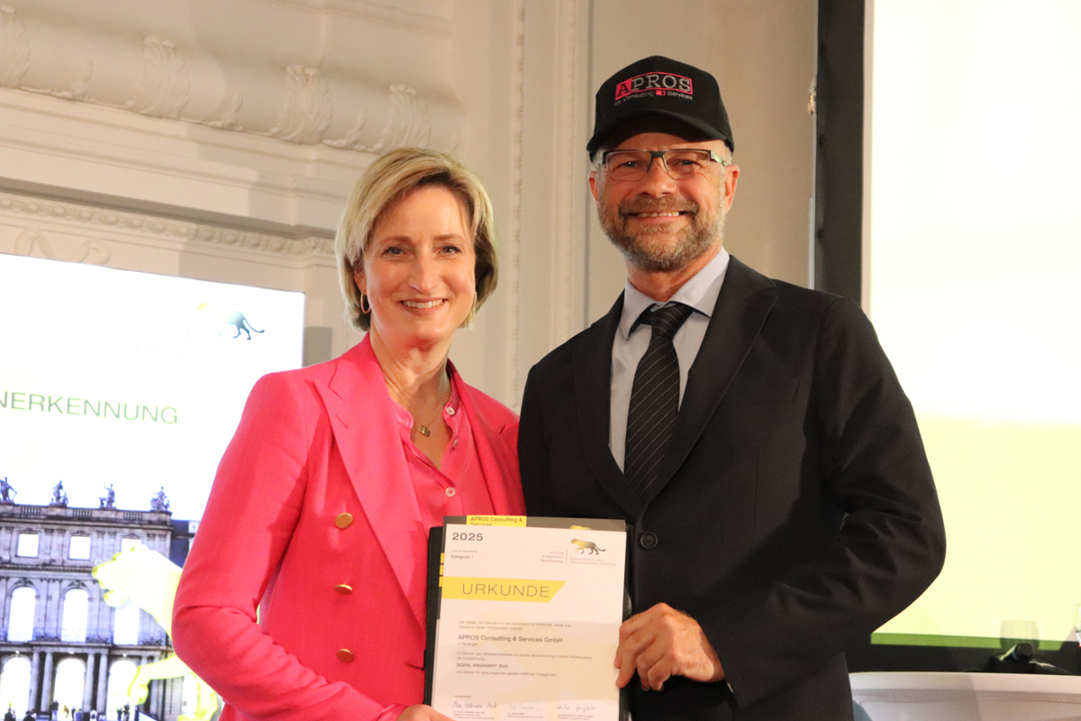 Managerbund Reutlingen e.V. - Lea Mittelstandspreis Anerkennung"Sozial Engagiert" (Die Bildrechte liegen bei dem Verfasser der Mitteilung.) Managerbund Reutlingen e.V. - Lea Mittelstandspreis Anerkennung"Sozial Engagiert" (Die Bildrechte liegen bei dem Verfasser der Mitteilung.)