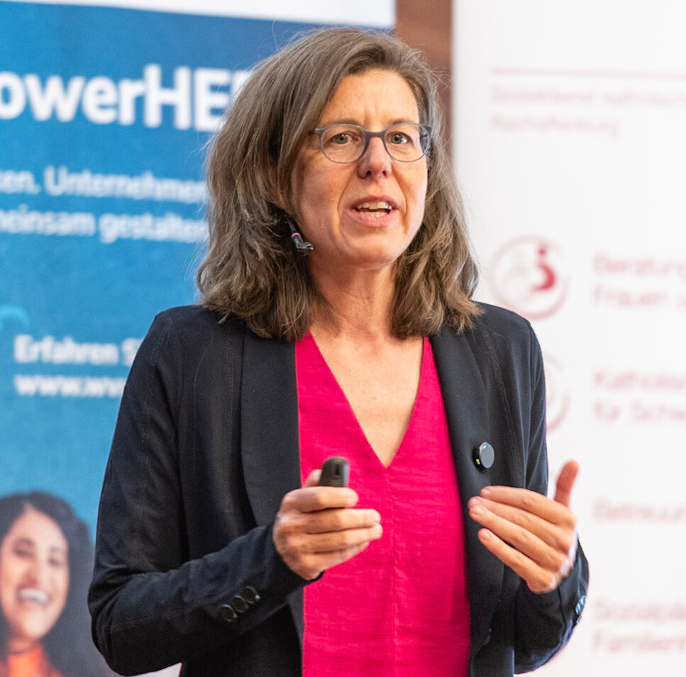 Vortrag zu Frauen, Durchsetzungskraft und wirtschaftlichem Erfolg (Bildquelle: ZENTEC GmbH)