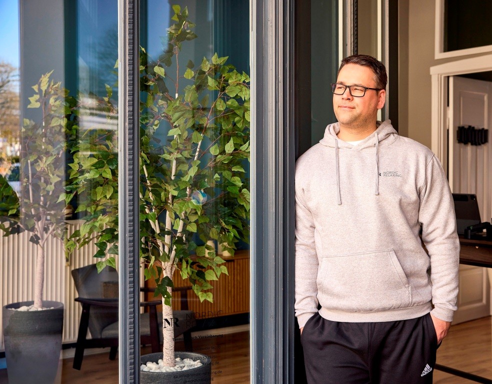 Mit Retreats in Norddeutschland erweitert Inhaber Constantin Jacob sein Angebot für NORDIC RELAXING. (Bildquelle: Nordic Relaxing/Robert Schlossnickel)