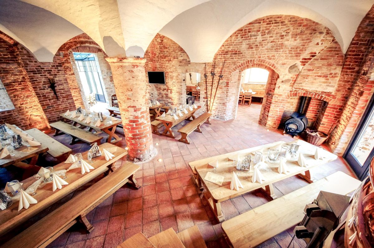 Kulinarische Events und Erlebnisse im Wasserschloss Mellenthin (© Wasserschloss Mellenthin) Kulinarische Events und Erlebnisse im Wasserschloss Mellenthin (© Wasserschloss Mellenthin)