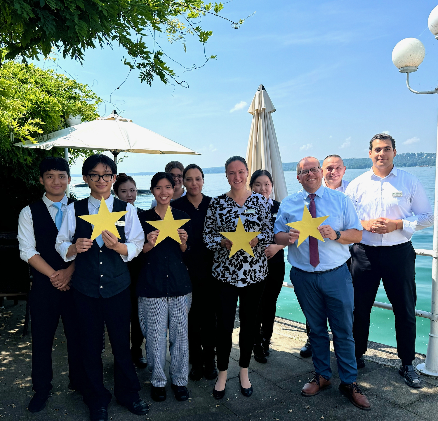 Privathotels Dr. Lohbeck: Das Team um Direktor Sebastion Schwarz (2. v. r. ) freuen sich über die Auszeichnung