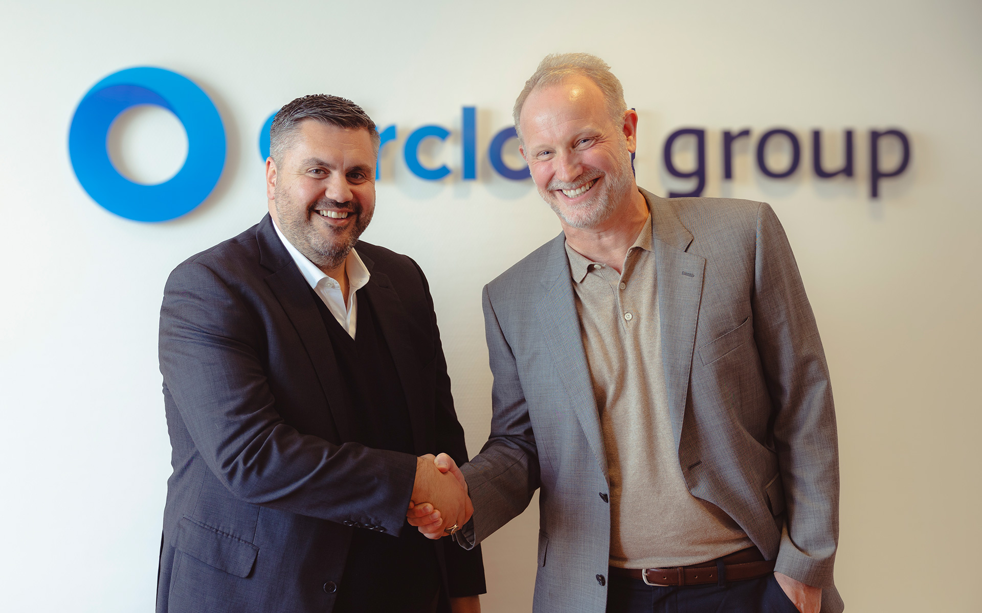 Handschlag zurÜbernahme: Taner Taneri, Circlon Group (l.) und Sjur Skjaeveland, Lexit Group (r.) (Die Bildrechte liegen bei dem Verfasser der Mitteilung.) Handschlag zurÜbernahme: Taner Taneri, Circlon Group (l.) und Sjur Skjaeveland, Lexit Group (r.) (Die Bildrechte liegen bei dem Verfasser der Mitteilung.)