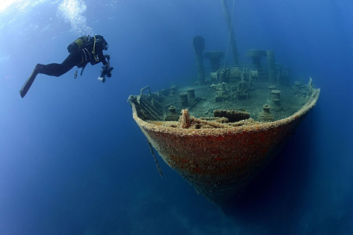 Diving in Türkiye-Çanakkale (© GoTürkiye) Diving in Türkiye-Çanakkale (© GoTürkiye)