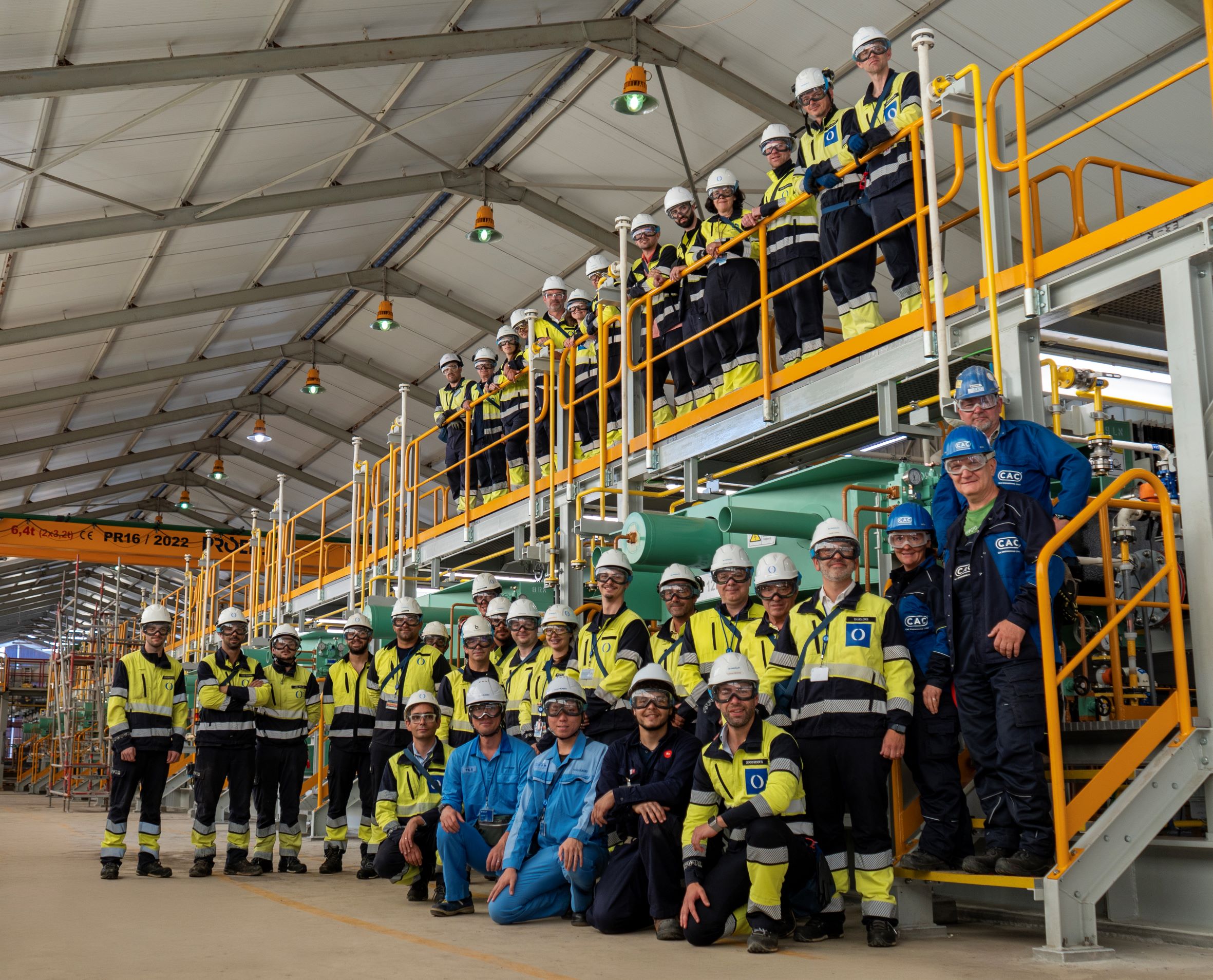 Joint Japan-Europe project team from Asahi Kasei, CAC, and Bondalti involved in the installation (Bildquelle: Asahi Kasei)