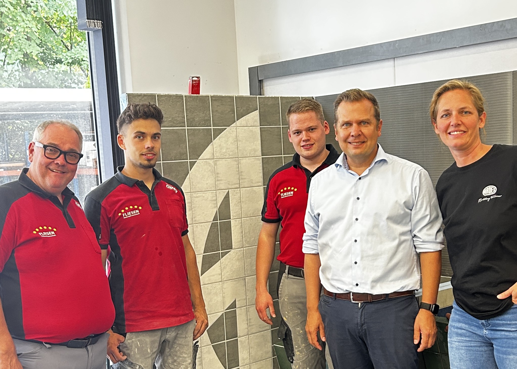 v.l.n.r.: Andreas Beyer, Luca Kühne, Luis Brauner, Markus Stolper, Janin Settino (Die Bildrechte liegen bei dem Verfasser der Mitteilung.)