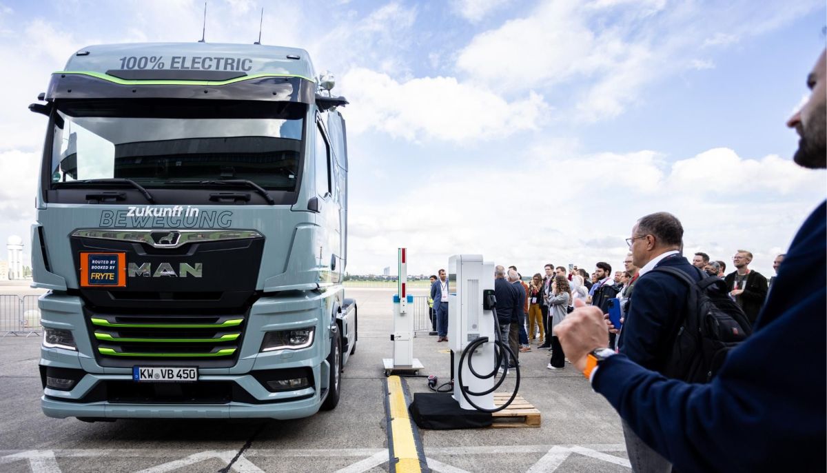 FRYTE Mobility zeigt ersten E-Truck-Ladevorgang mit automatisierter Reservierung (© Hubject) FRYTE Mobility zeigt ersten E-Truck-Ladevorgang mit automatisierter Reservierung (© Hubject)