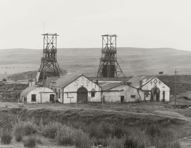 Bernd und Hilla Becher: Seven Sisters Pit, South Wales, GB 1966 (Bildquelle:©Estate Bernd& Hilla Becher, vertreten durch Max) Bernd und Hilla Becher: Seven Sisters Pit, South Wales, GB 1966 (Bildquelle:©Estate Bernd& Hilla Becher, vertreten durch Max)