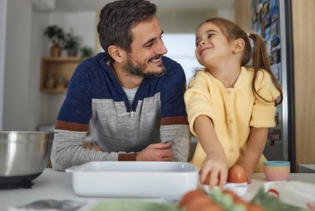 Einen spielerischen Umgang mit Zahlen können Kinder (kinder-)leicht im Alltag lernen