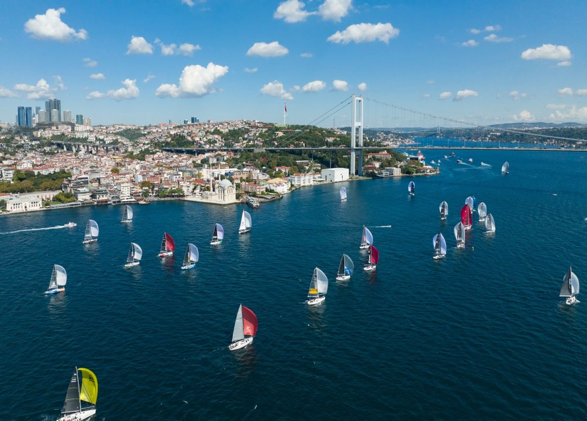 Istanbul Bosphorus Cup (© GoTürkiye)