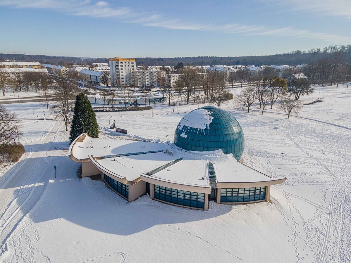 Planetarium Wolfsburg im Winter (© WMG Wolfsburg) Planetarium Wolfsburg im Winter (© WMG Wolfsburg)