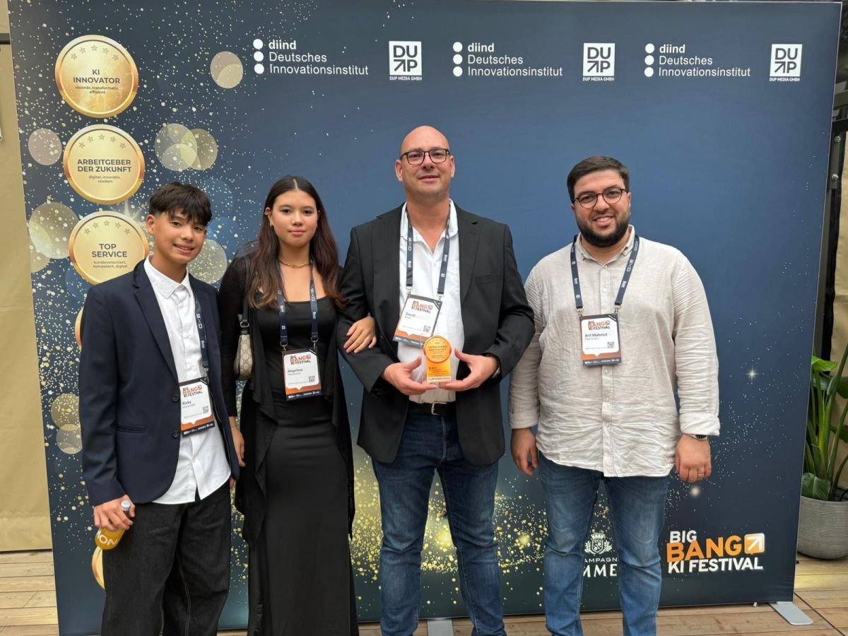 David Biber (3. von links), Arif Mahmut Poyrazoglu (4. von links), sowie Angelina und Ricky (© ) David Biber (3. von links), Arif Mahmut Poyrazoglu (4. von links), sowie Angelina und Ricky (© )
