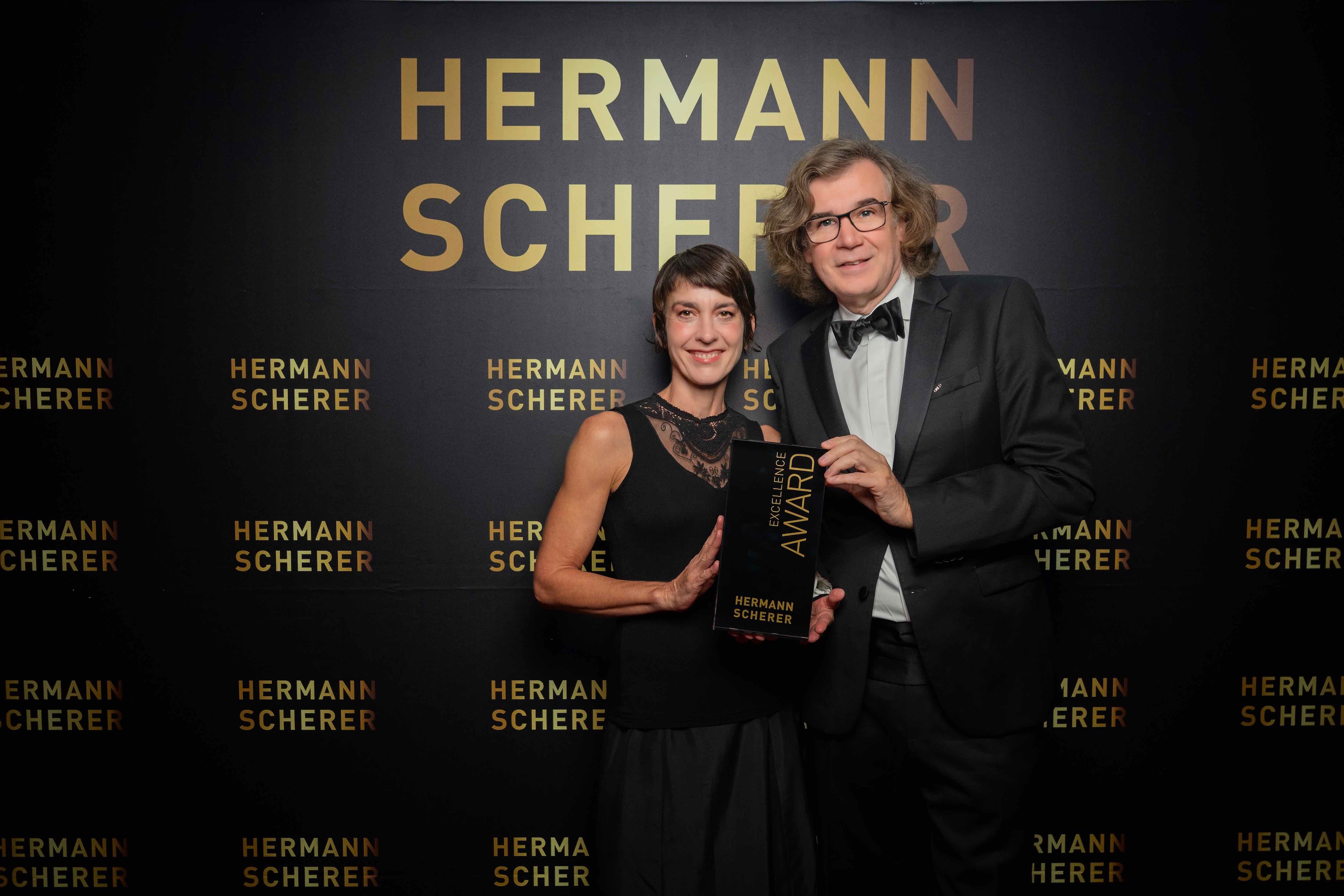 Internationale Speaker Slam mit Award Gewinnerin Christiane Steiger (Die Bildrechte liegen bei dem Verfasser der Mitteilung.) Internationale Speaker Slam mit Award Gewinnerin Christiane Steiger (Die Bildrechte liegen bei dem Verfasser der Mitteilung.)