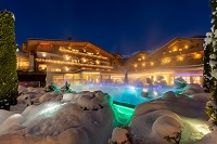 Beheizter Outdoor-Pool im Winter (c) Kamilla Photography (Hotel Quelle Nature Spa Resort)