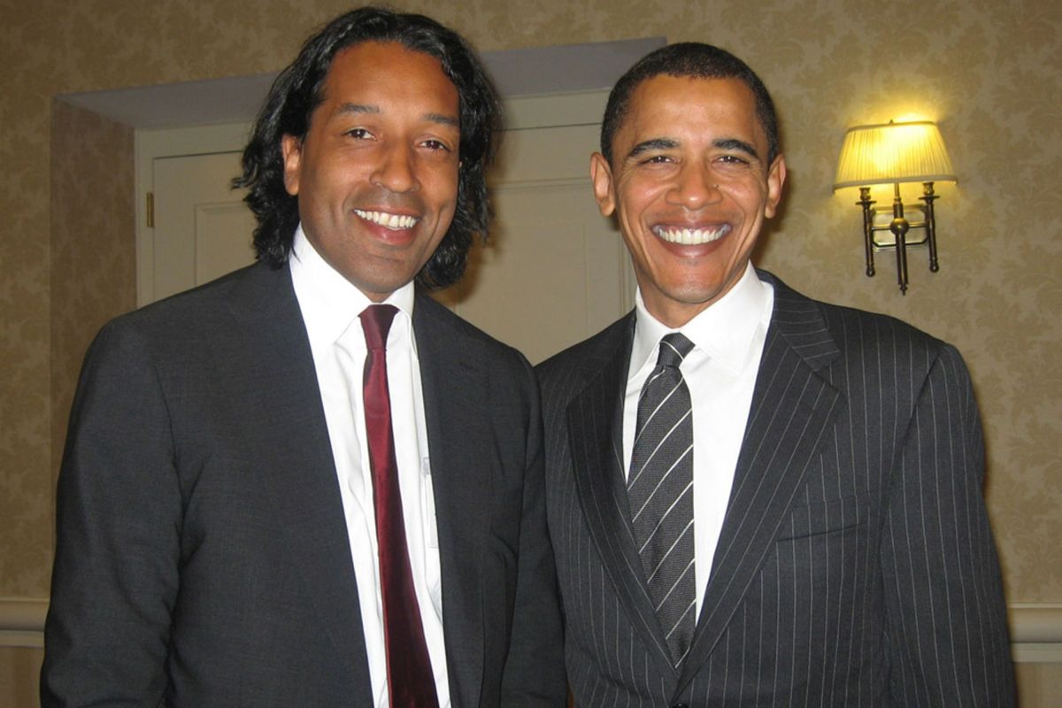 Keynote Speaker Cherno Jobatey mit dem ehemligen US Präsidenten Barack Obama (© Cherno Jobatey)