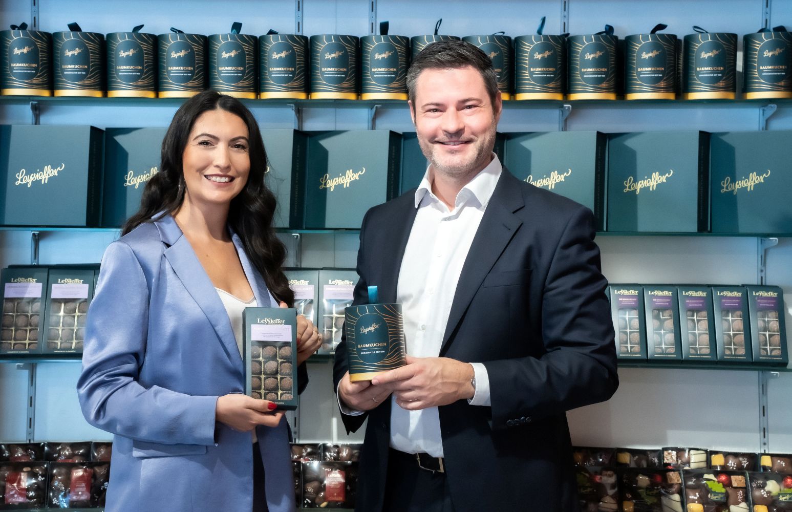 Die Marken Rabbel und Leysieffer unter einem Dach vereint. Mehtap und Christian Rabbel freuen sich auf die neuen Produkte.