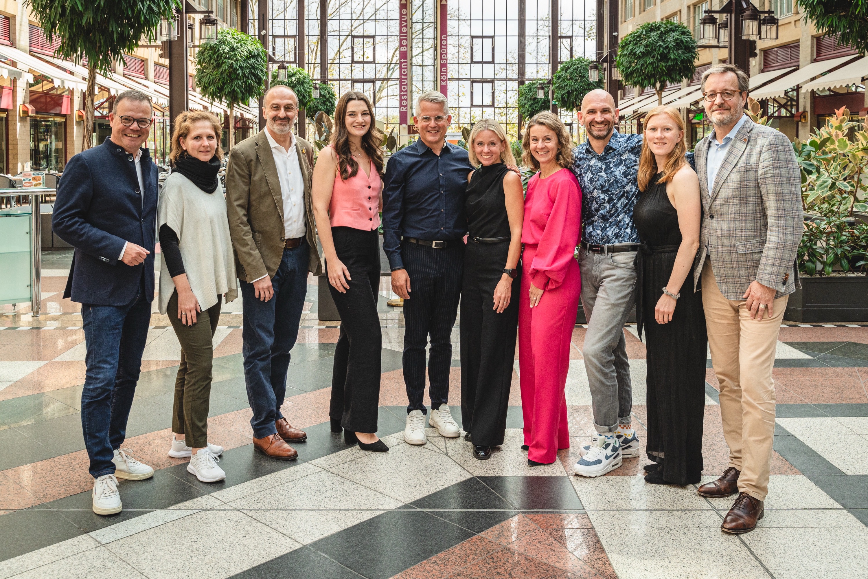 Vorstände der HSMA Deutschland e.V. und Team der Geschäftsstelle. Vorstände der HSMA Deutschland e.V. und Team der Geschäftsstelle.