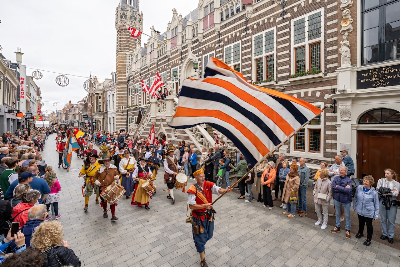 Großer Umzug durch Alkmaar (Bildquelle: Ed van de Pol)