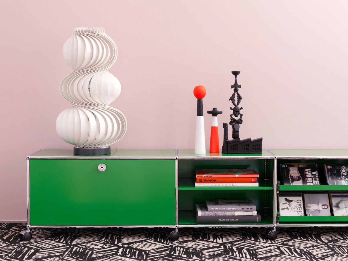 USM Haller Sideboard: Design-Investment. Gebraucht kaufen heißt geprüfte Qualität und Werterhalt. (© USM Haller / blucom) USM Haller Sideboard: Design-Investment. Gebraucht kaufen heißt geprüfte Qualität und Werterhalt. (© USM Haller / blucom)