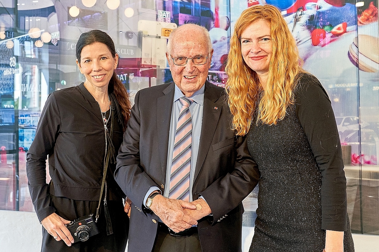 Franziska Stünkel, Hans-Jürgen Braun und Sandra Abend; Foto: Peter Siepmann