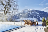 Winterzauber im Pool (c) Michael Huber (Hotel Schloss Mittersill)