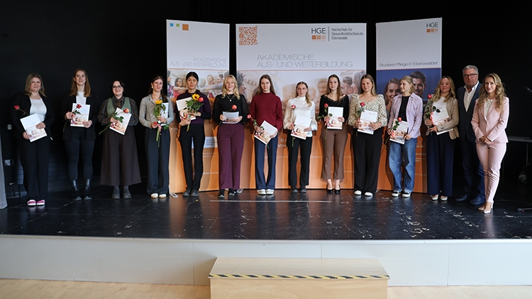 Feierliche Immatrikulation neuer Studierender an der HGE (Die Bildrechte liegen bei dem Verfasser der Mitteilung.) Feierliche Immatrikulation neuer Studierender an der HGE (Die Bildrechte liegen bei dem Verfasser der Mitteilung.)