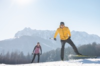 Langlaufen in der Wintersonne  (c) Mathäus Gartner (Das Walchsee Resort)