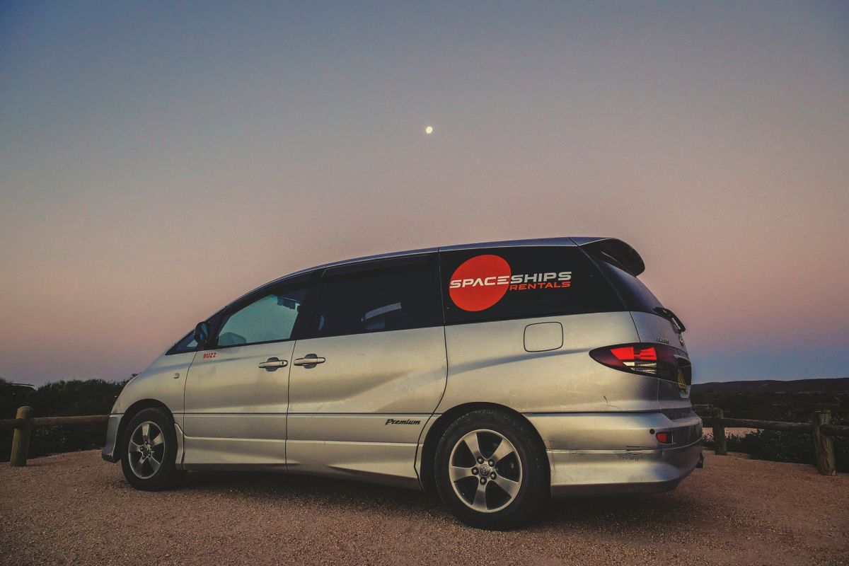 Spaceship Camper - Ein Spaceship fährt sich einfach und angenehm wie ein Auto (© Spaceships New Zealand)