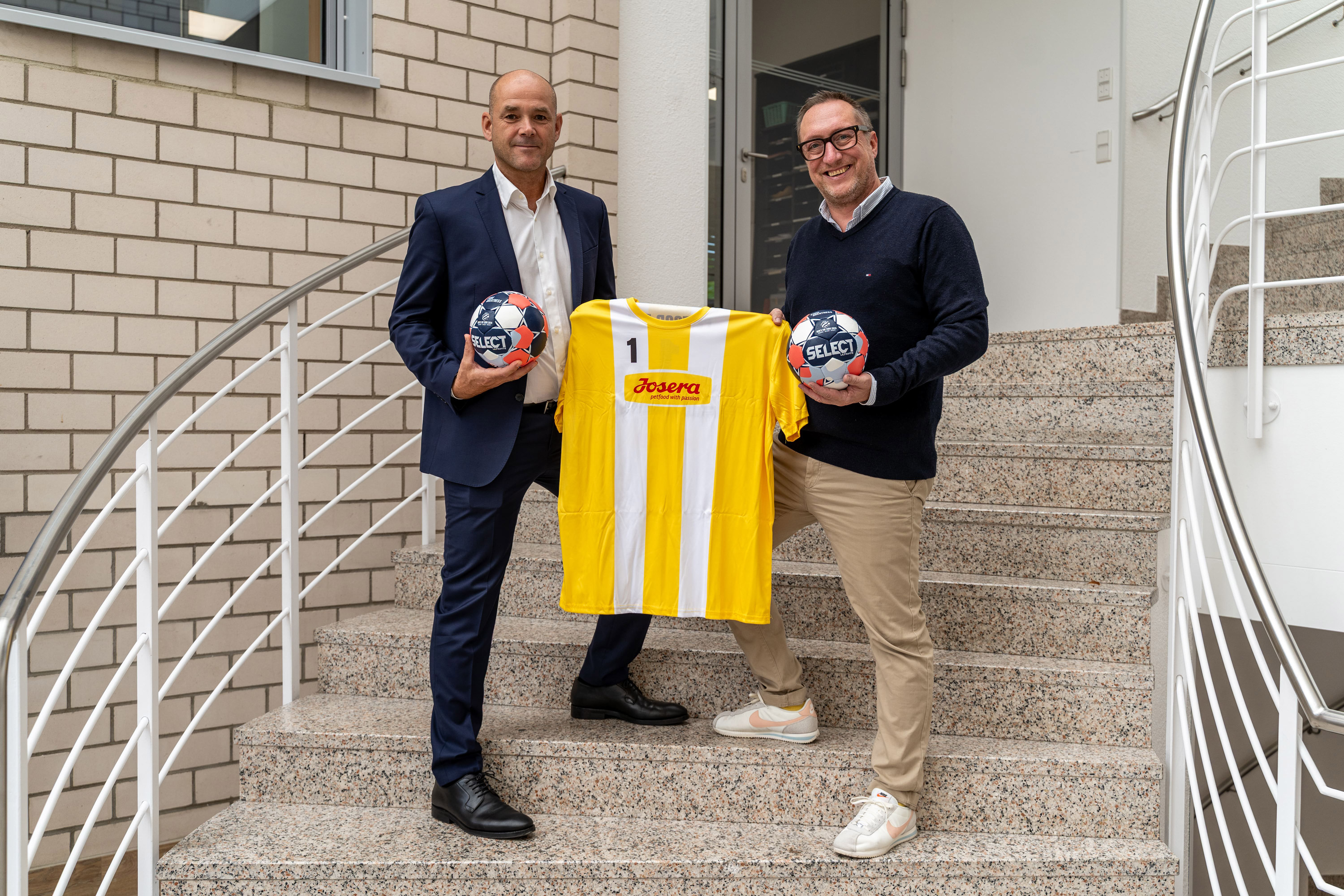 Martin Hausleitner, European Handball Federation; Stefan Seitz, Josera Petfood (Bildquelle: @ Josera) Martin Hausleitner, European Handball Federation; Stefan Seitz, Josera Petfood (Bildquelle: @ Josera)