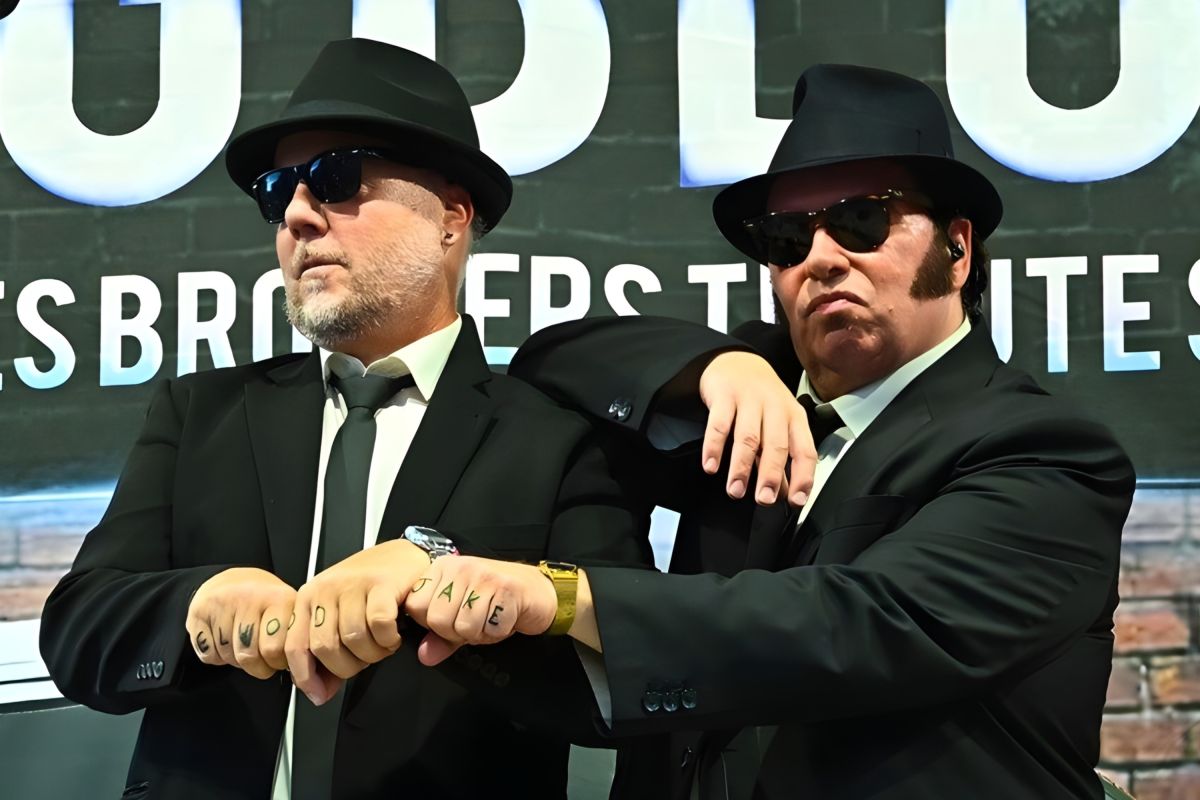 Big Blue - Blues Brothers™ mit Liebe zum Detail (© @bigblue.show) Big Blue - Blues Brothers™ mit Liebe zum Detail (© @bigblue.show)
