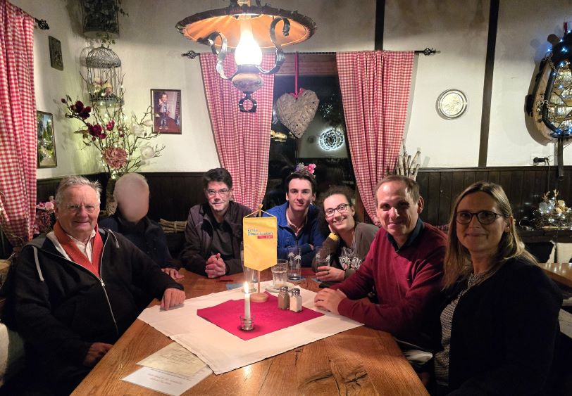 Trotz trübem Wetter herrschte am liberalen Herbststammtisch in Haar beste Stimmung. (Foto: FDP Haar) Trotz trübem Wetter herrschte am liberalen Herbststammtisch in Haar beste Stimmung. (Foto: FDP Haar)