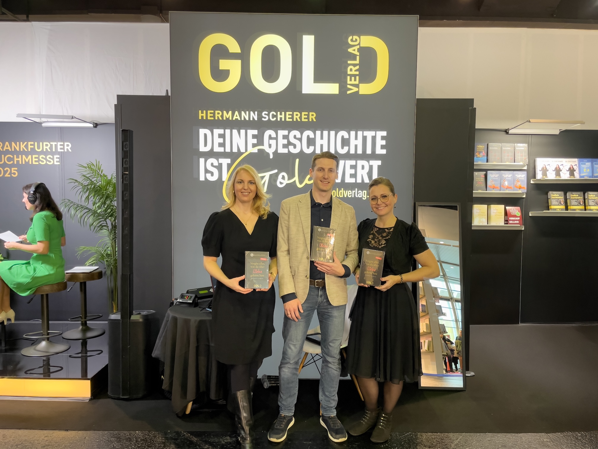 v.l.n.r. Johanna Maghsoudi, Philipp Thom, Anja Thom (Bildquelle: @Akasha Gold)